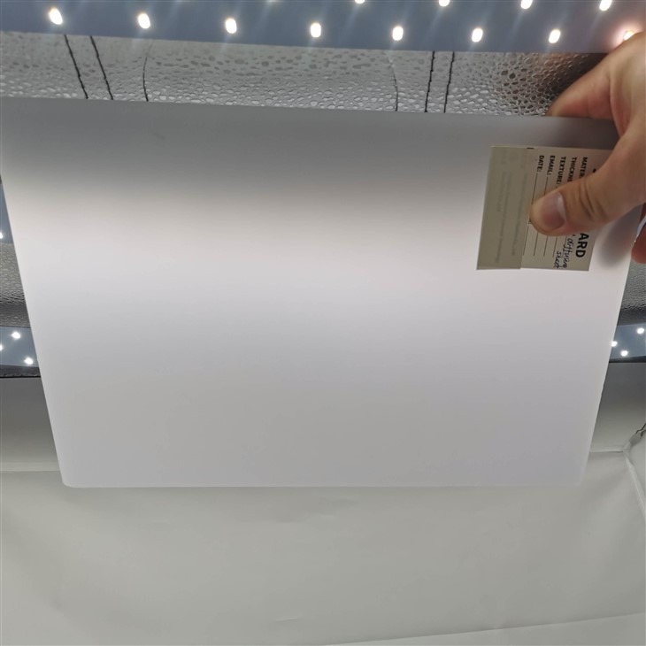 Diffuserark af polycarbonat