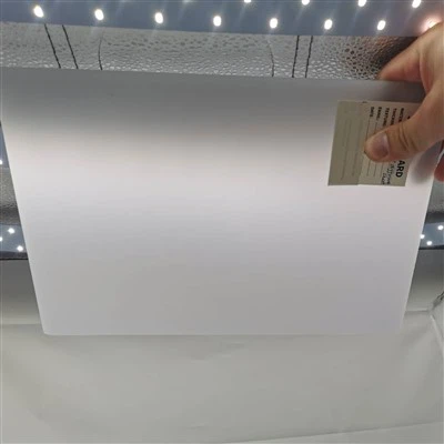 Diffuserark af polycarbonat
